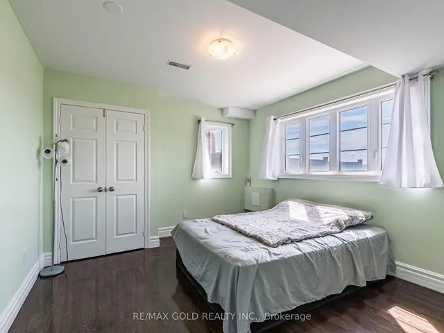 Additional image 37 of 62 Masken Circ