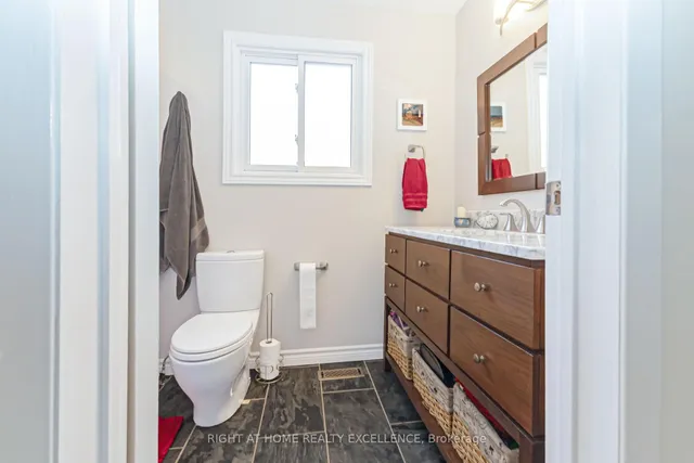 Additional image 18 of 13 Simmons Blvd