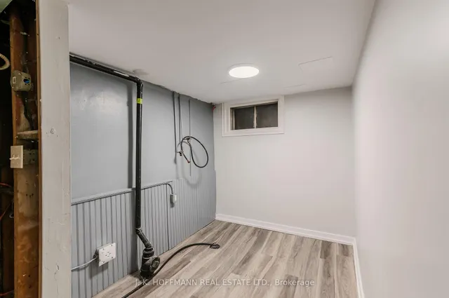 Additional image 28 of 33 Darrell Ave