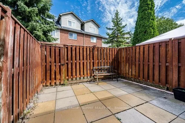 Additional image 46 of 65 Spadina Rd