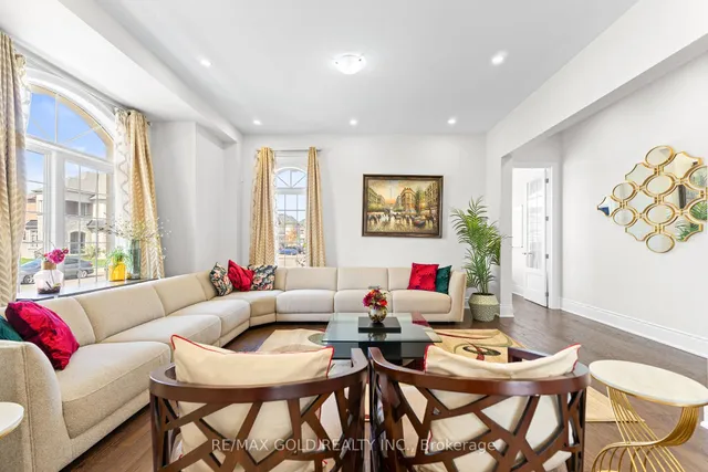 Additional image 11 of 19 Martin Byrne Dr