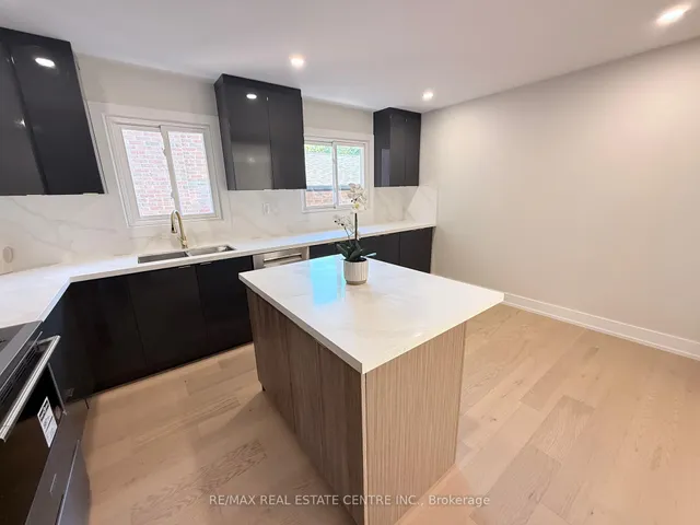 Additional image 10 of 1215 Larny Crt