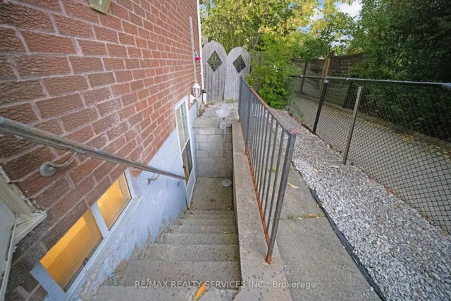 Additional image 47 of 74 Leeward Dr