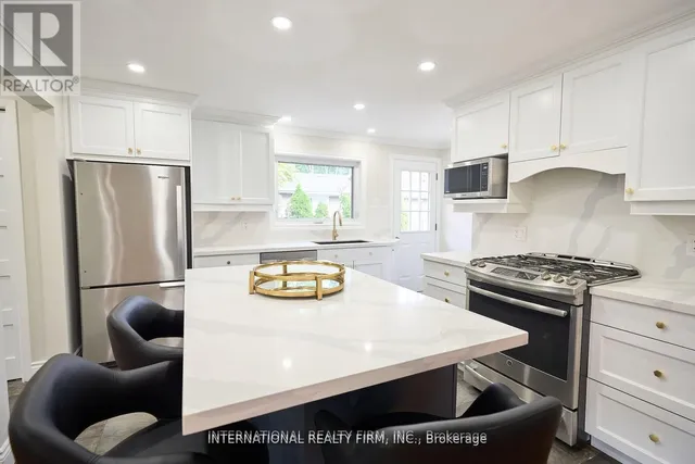 Additional image 3 of 2292 Devon Rd