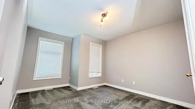 Additional image 23 of 15 Krakow St