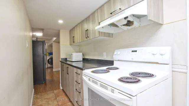 Additional image 41 of 82 Davenport Cres