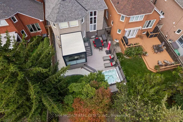 Additional image 4 of 385 Turnberry Cres