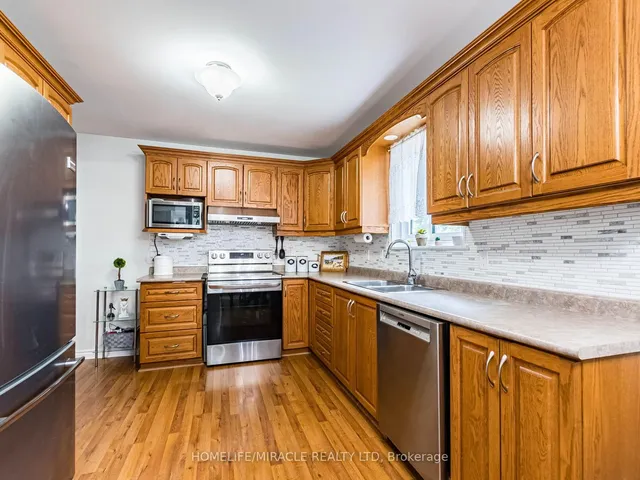 Additional image 14 of 64 Geneva Cres