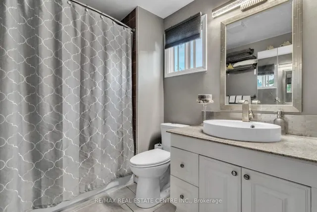 Additional image 28 of 23 Oleander Cres