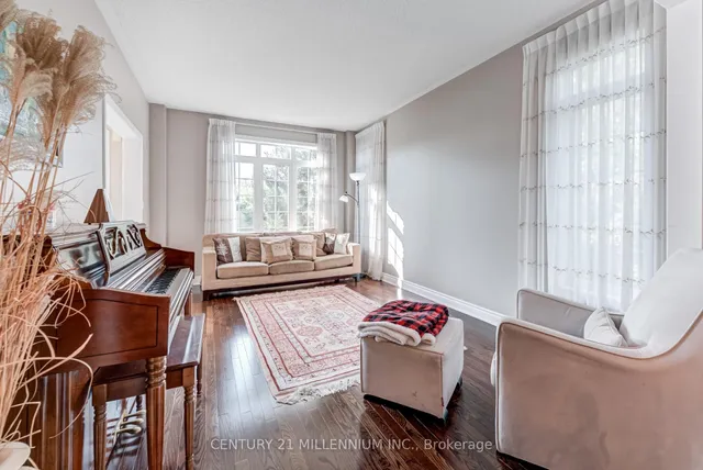 Additional image 10 of 29 EIffel Blvd