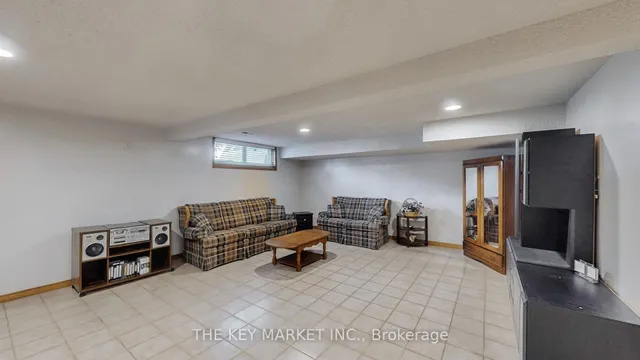 Additional image 27 of 1277 Tyneburn Cres