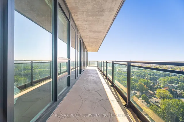 Additional image 18 of 100 John St Unit 2404