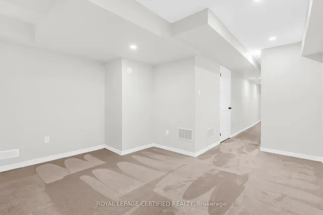 Additional image 36 of 398 Aspendale Cres