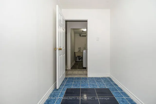 Additional image 31 of 1624 Bloor St Unit 9