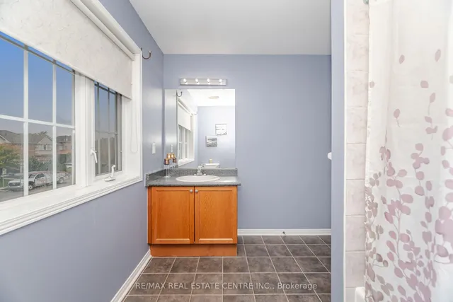 Additional image 41 of 59 Vintage Gate