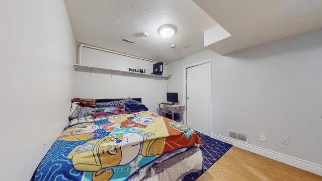 Additional image 34 of 76 Collins Cres