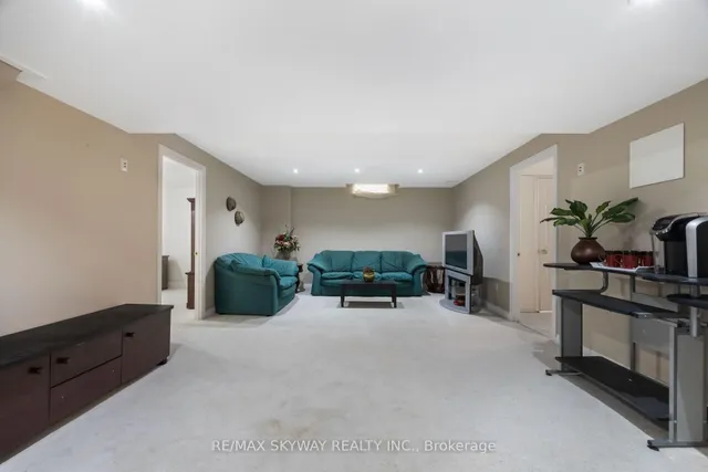 Additional image 36 of 57 Banington Cres