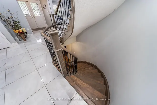 Additional image 36 of 17 Siesta Crt
