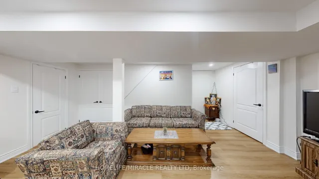 Additional image 34 of 64 Radford Dr