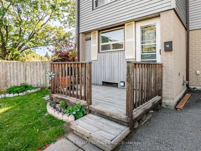 Additional image 3 of 13 Gold Pine Crt