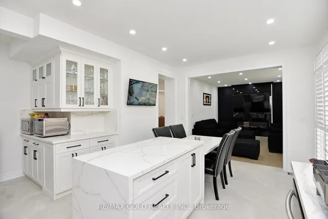 Additional image 17 of 1 Blaketon Crt