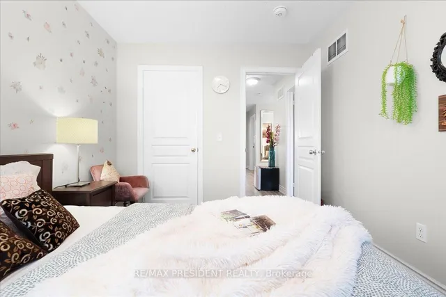 Additional image 28 of 56 Natronia Tr