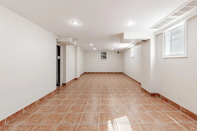 Additional image 30 of 19 Stock Ave