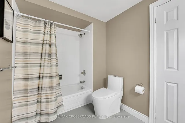 Additional image 32 of 75 Barr Cres