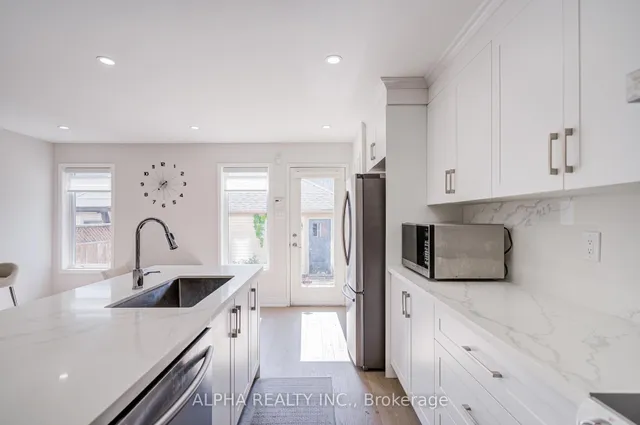 Additional image 11 of 102 Roxton Rd