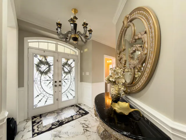 Additional image 4 of 404 Queen Mary Dr