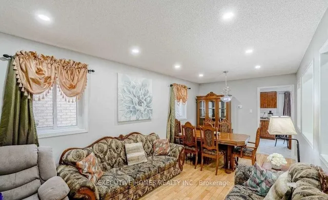 Additional image 8 of 114 Toba Cres