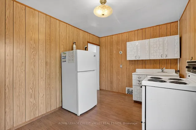 Additional image 34 of 34 Joseph St