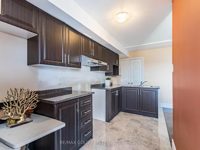 Additional image 36 of 62 Masken Circ