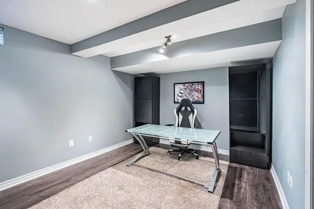 Additional image 40 of 65 Spadina Rd