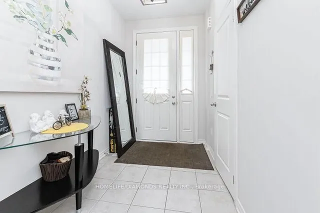 Additional image 4 of 4 FOLIAGE Dr