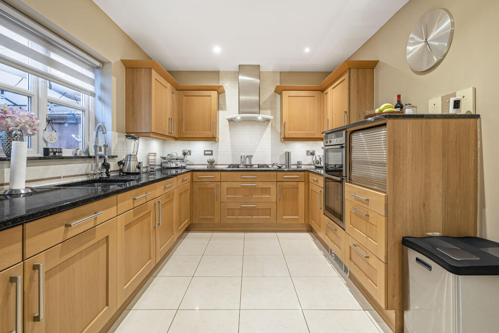 Additional image 34 of Beningfield Drive, St. Albans, Hertfordshire, AL2