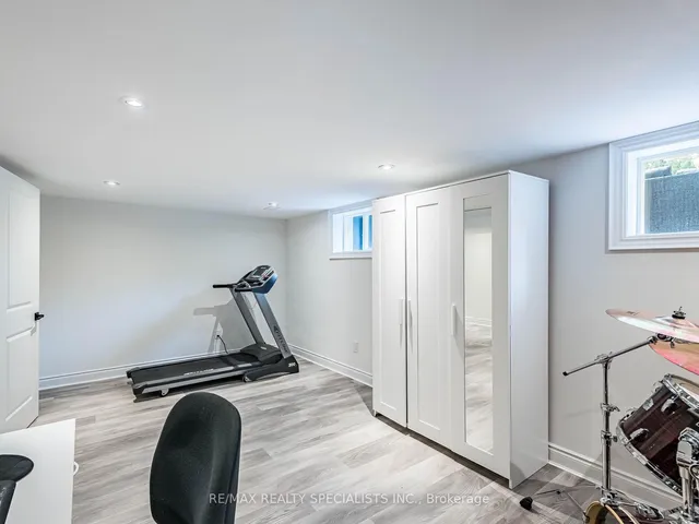 Additional image 38 of 16 Lesbury Ave