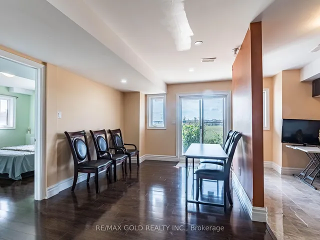 Additional image 35 of 62 Masken Circ