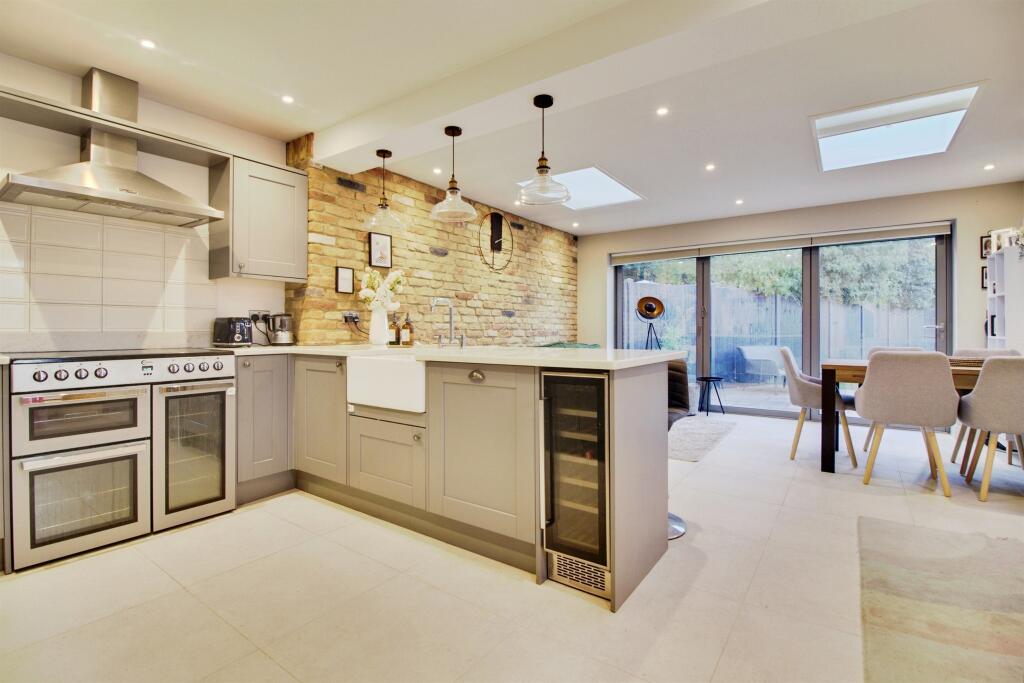 Additional image 5 of Holme Close, Hatfield