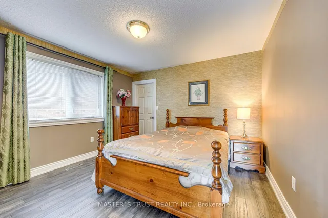 Additional image 39 of 66 Snow Leopard Crt