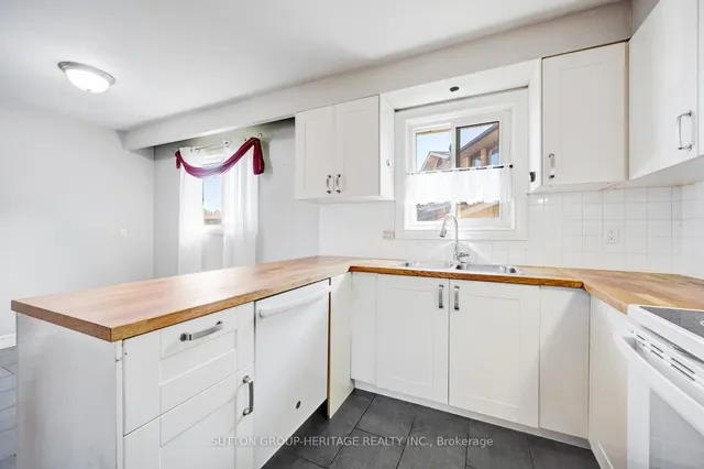 Additional image 16 of 8 Poinsettia Pl