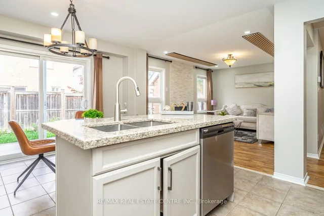 Additional image 14 of 107 Crown Victoria Dr