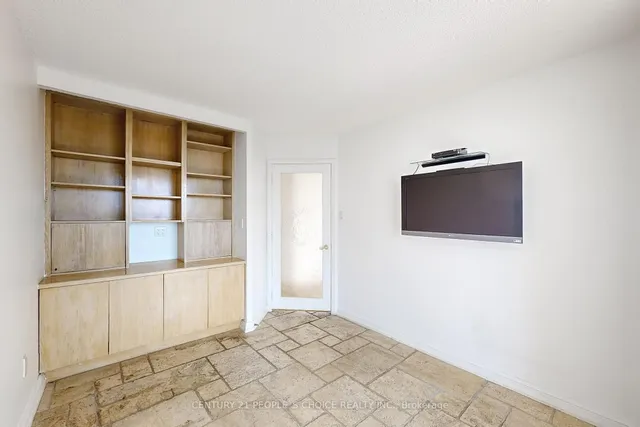 Additional image 17 of 24 Hanover Rd Unit 1910