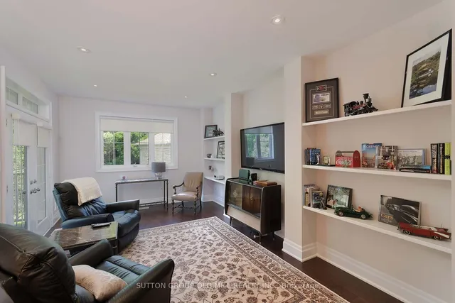 Additional image 29 of 14 Canis St