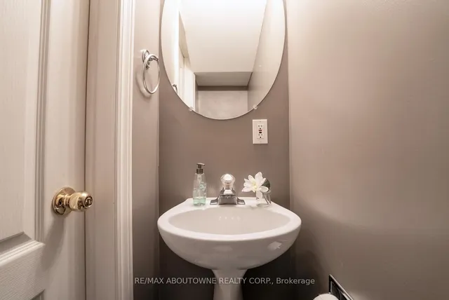 Additional image 43 of 11 Morrison Creek Cres