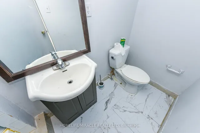 Additional image 43 of 3442 Laddie Cres