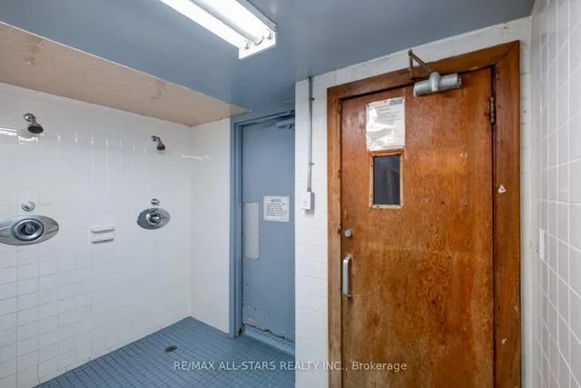 Additional image 37 of 1624 Bloor St Unit 61
