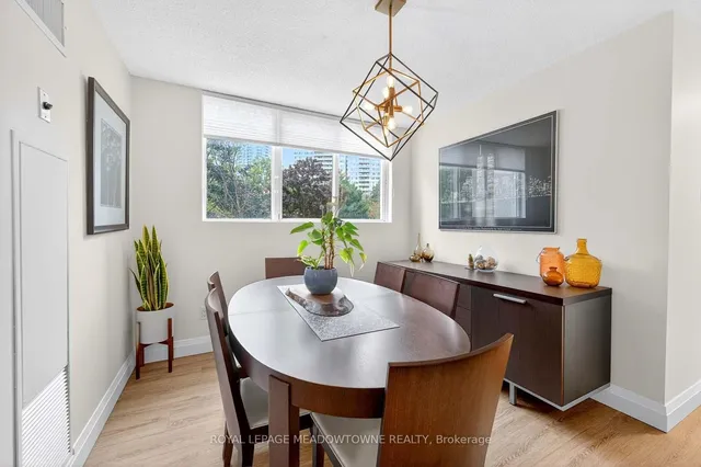 Additional image 19 of 3695 Kaneff Cres Unit 102