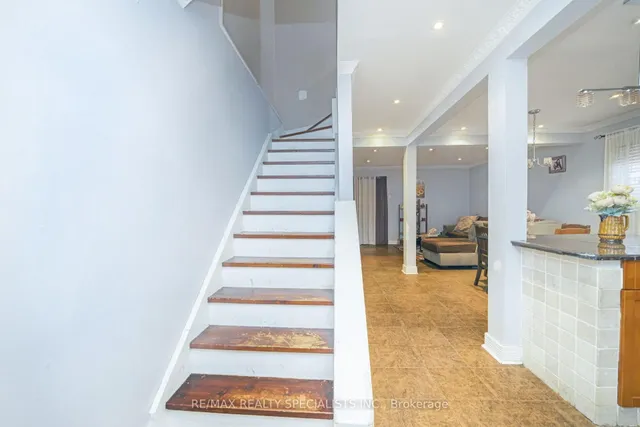 Additional image 20 of 19 Gatsby Sq