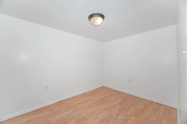 Additional image 36 of 20 Greenhills Sq